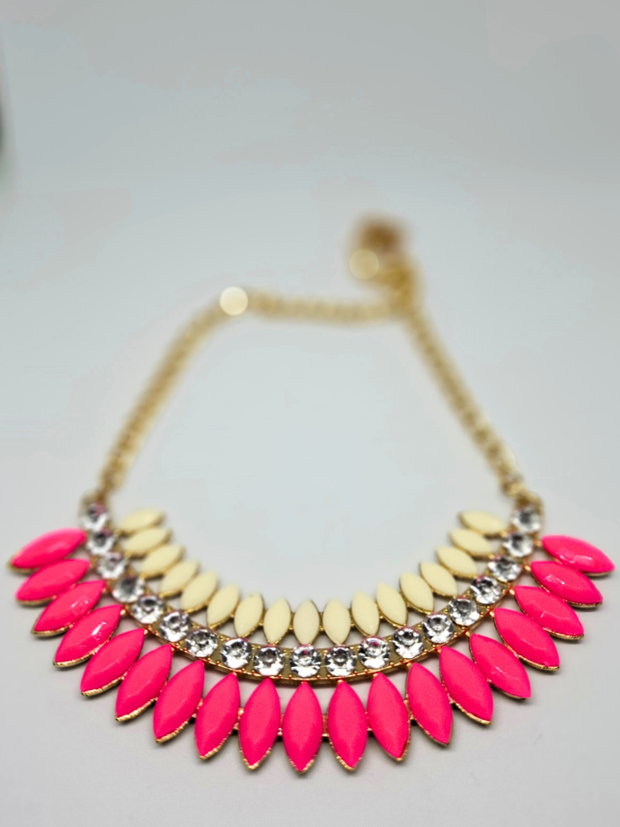 Kaklo papuošalas „Balta-rožinė“